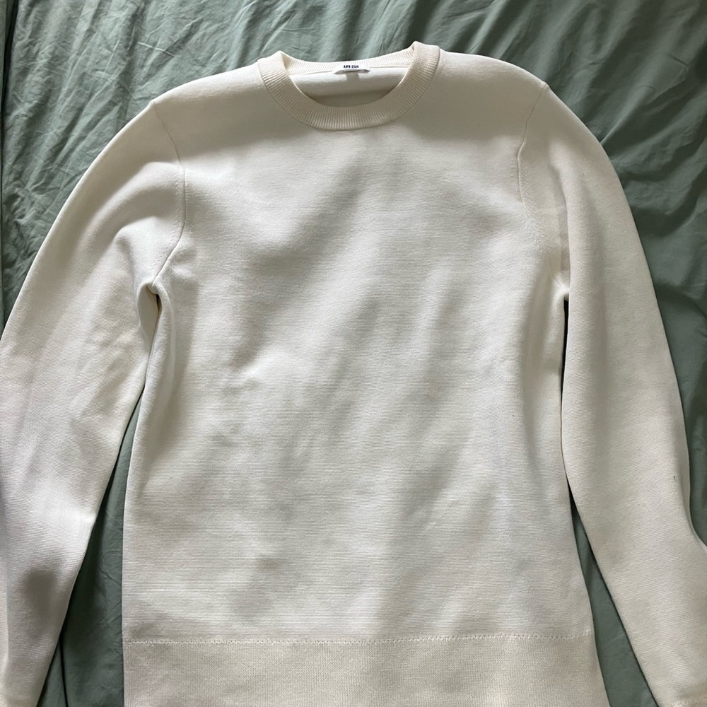 Uniqlo Men's Sweater in Cream - Picture 2 of 2